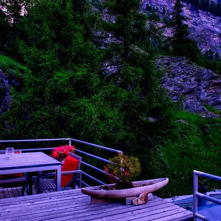 Luxury & By Mountain Exposure *